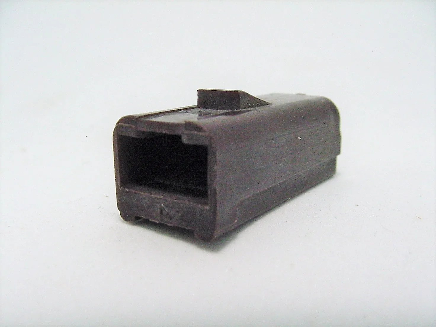 1 Way GM Female Wire Harness Terminal Connector Housing Brown