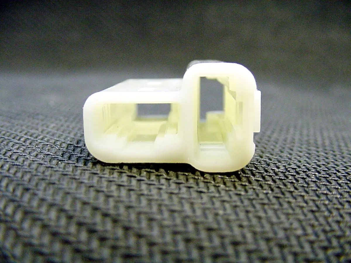 2 Way GM Female Wire Harness Terminal Connector Housing White