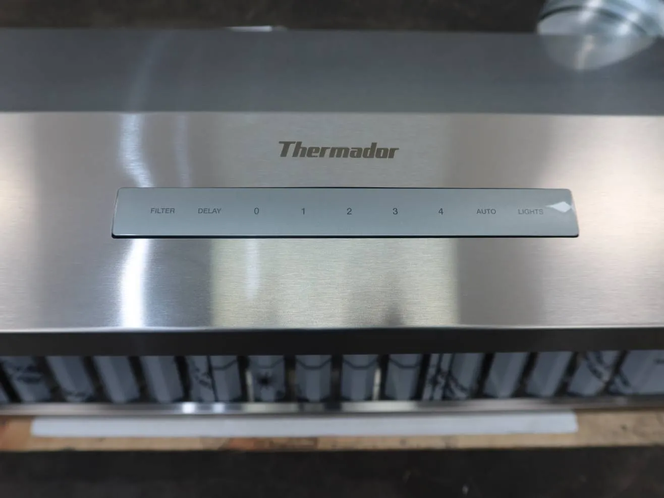 Thermador 48" SS Delay Shut-Off 4-speed Professional Series Wall Hood PH48HWS